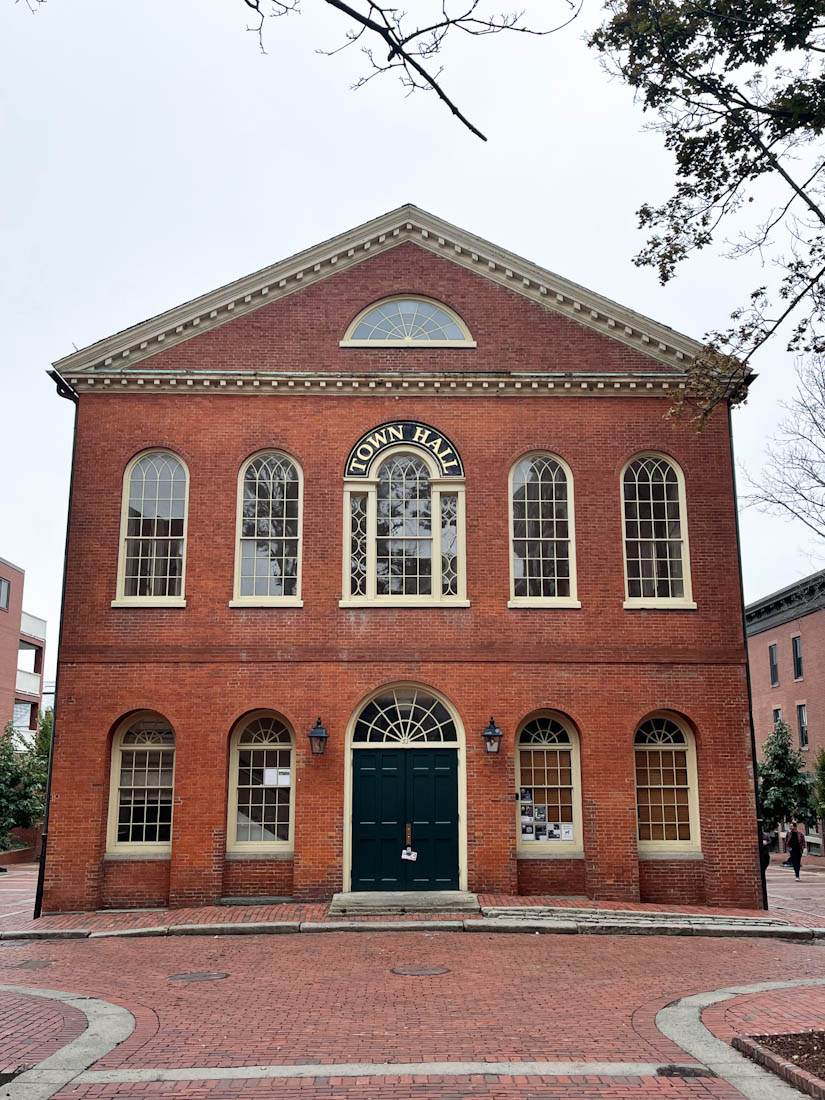 Red brick buidling Old Town Hall in Salem used as Hocus Pocus location