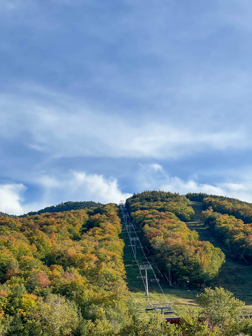 Fall colors startin at Loon Mountain Lincoln fall Kancamagus Highway in New Hampshire