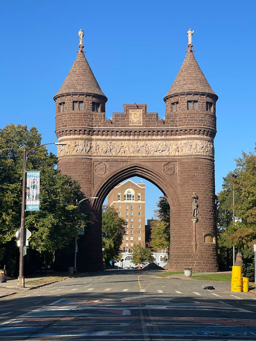Soldiers & Sailors Memorial Arch, Hartford in Connecticut