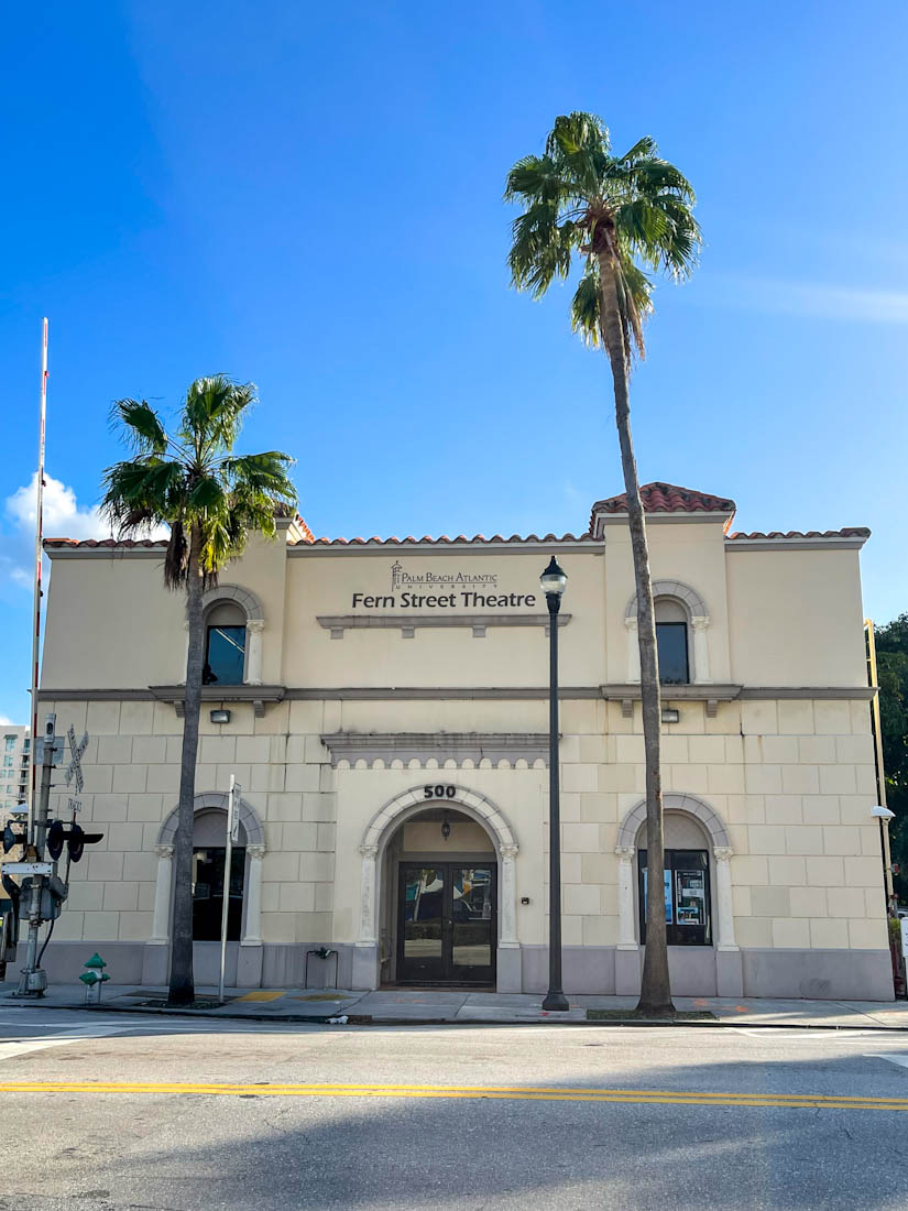 Portrait image of Fern Street Theatre with palm tree  in West Palm Beach, Florida