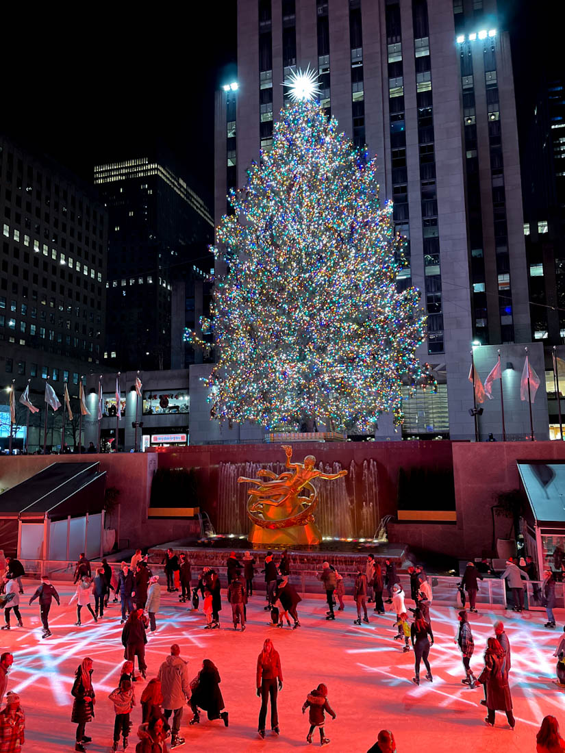 Rockefeller Christmas Tree with ice rink below 