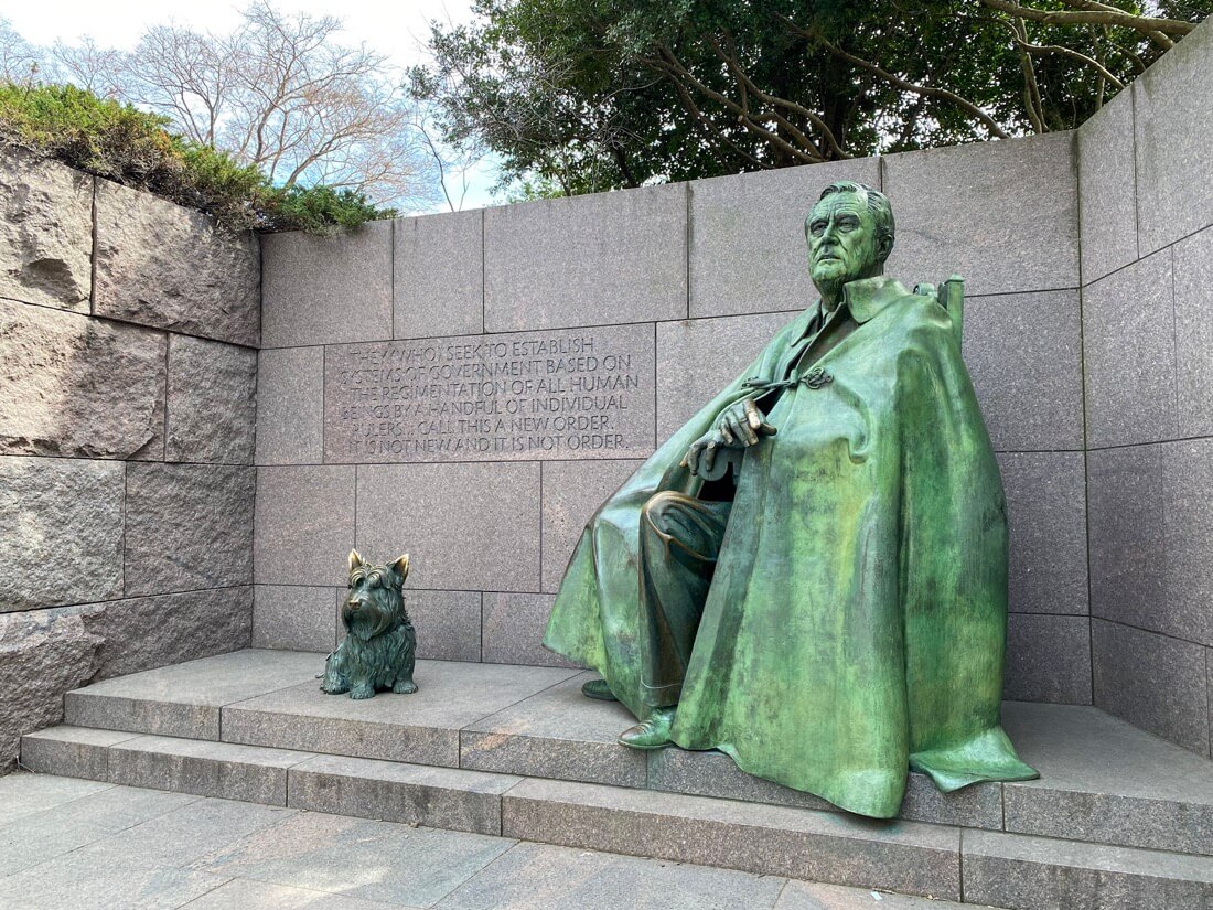 FDR and dog statues at the FDR Memorial in Washington DC