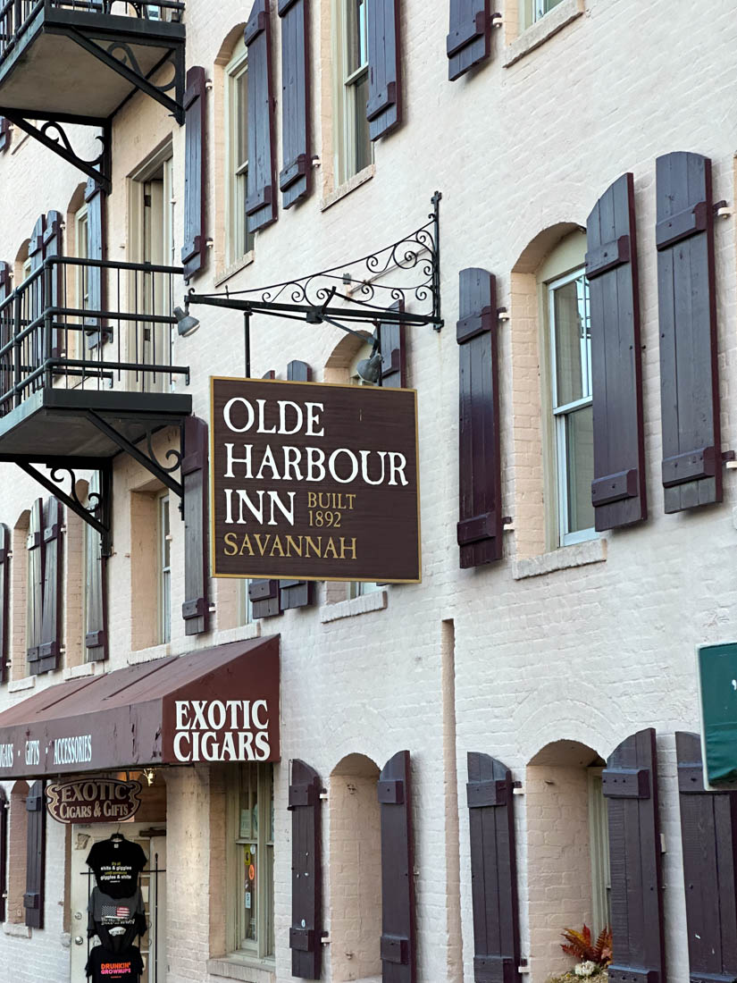 Olde Harbour Inn Sign Savannah Georgia