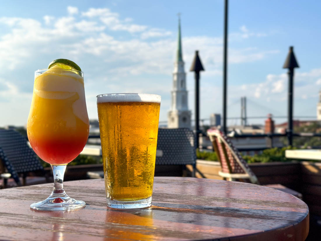 Perry Lane Hotel Peregrin's Bar Drinks Savannah skyline 
