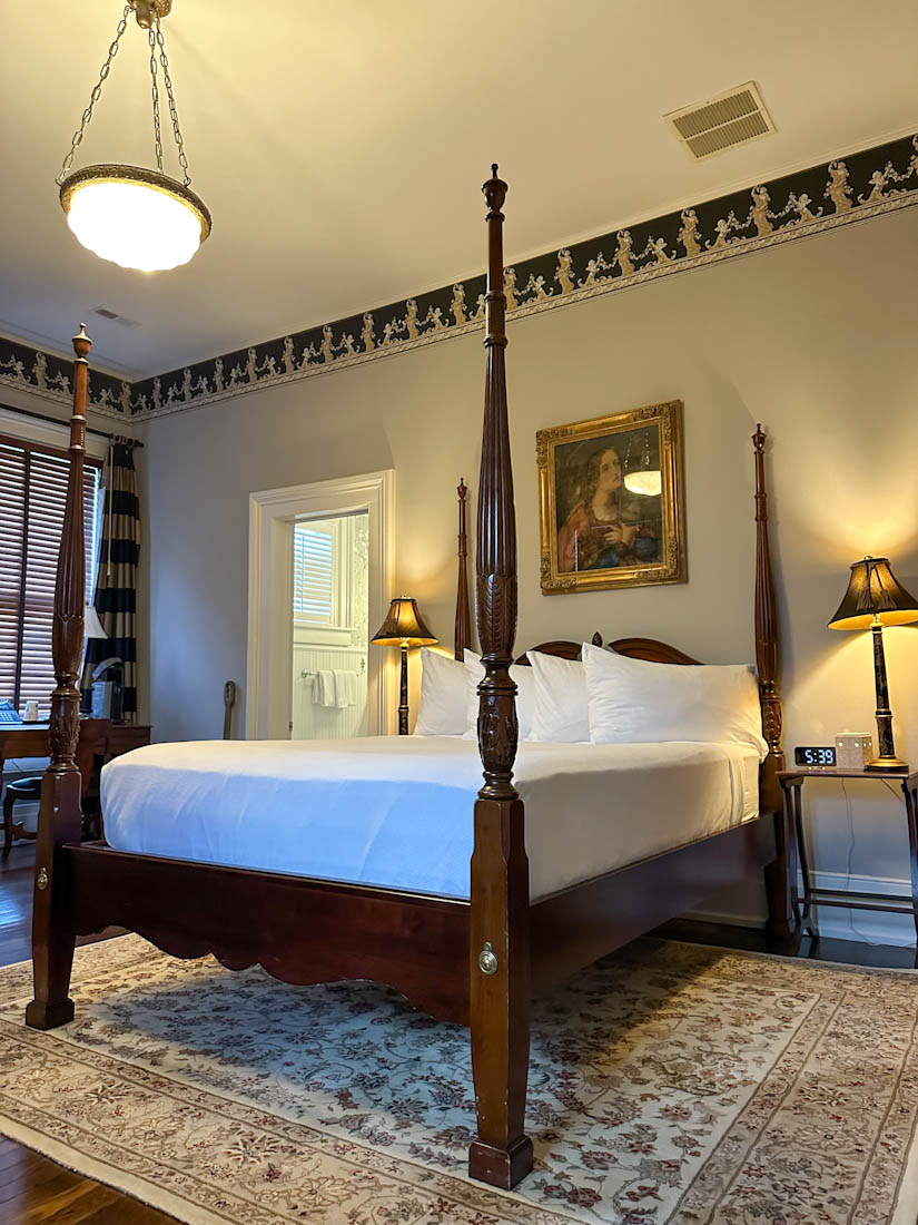 The Verandas Bed and Breakfast Four Poster Bed Wilmington in North Carolina