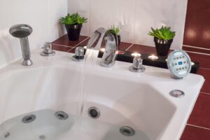 Jacuzzi bath with water and plants